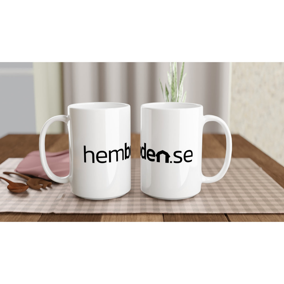 Närbild på vit kaffemugg av keramik 426 ml