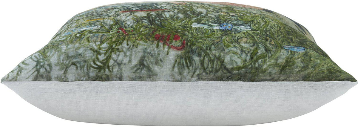 Närbild på linnetextur och tryck på Konfekt kuddfodral grön