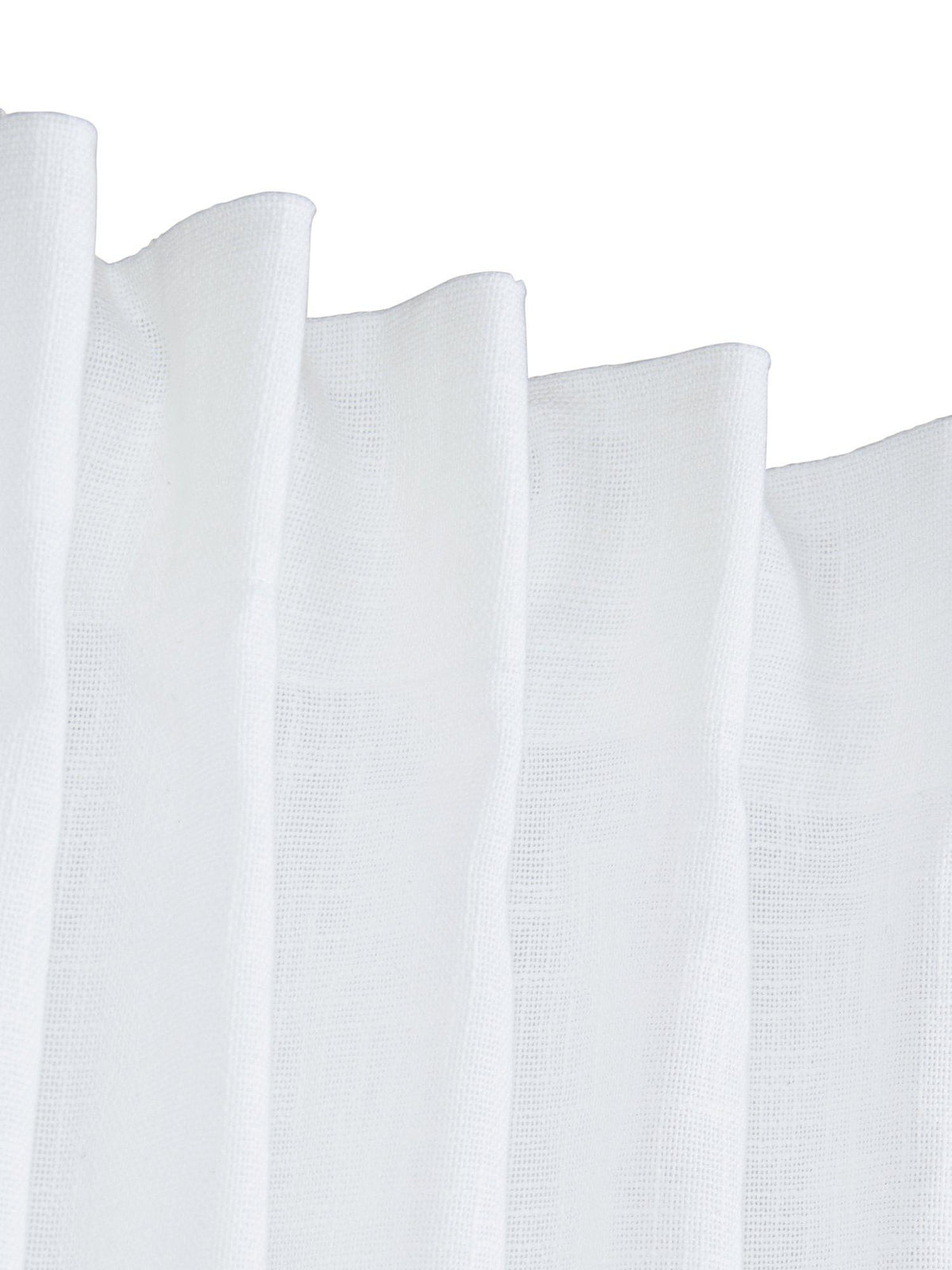 Närbild på tyget till Harper gardinlängd i färgen offwhite med fin slubbeffekt