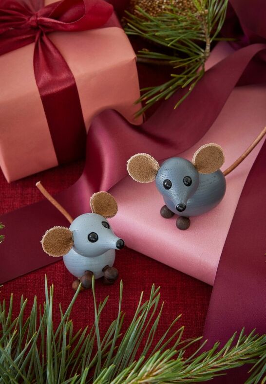 Närbild på den segmenterade trämusen The House Mouse i dansk design