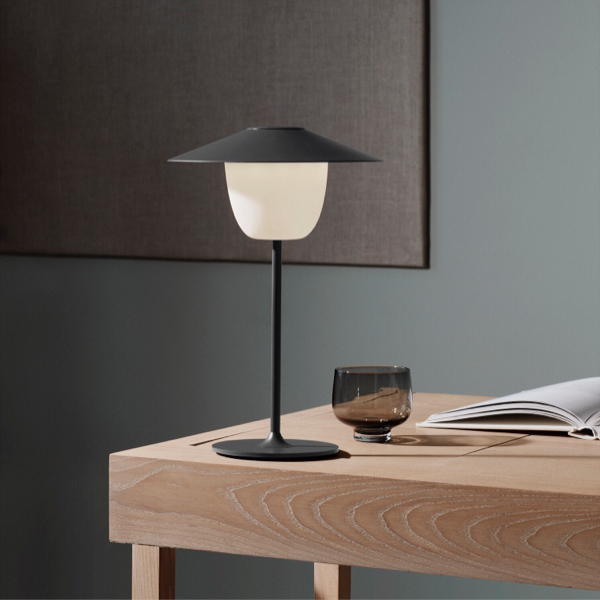 Närbild på den dimbara skärmen på Ani Lamp mobil LED-lampa