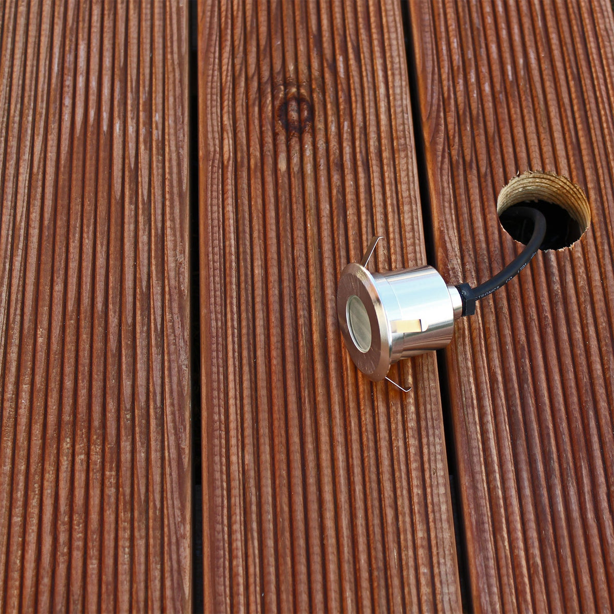 LightsOn Terra decklight med frostat glas och tålig konstruktion