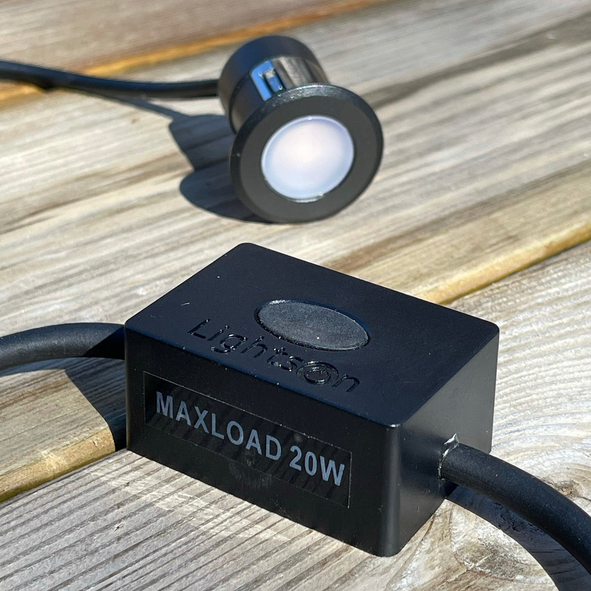 Dimmer med gummikabel för enkel installation av decklights
