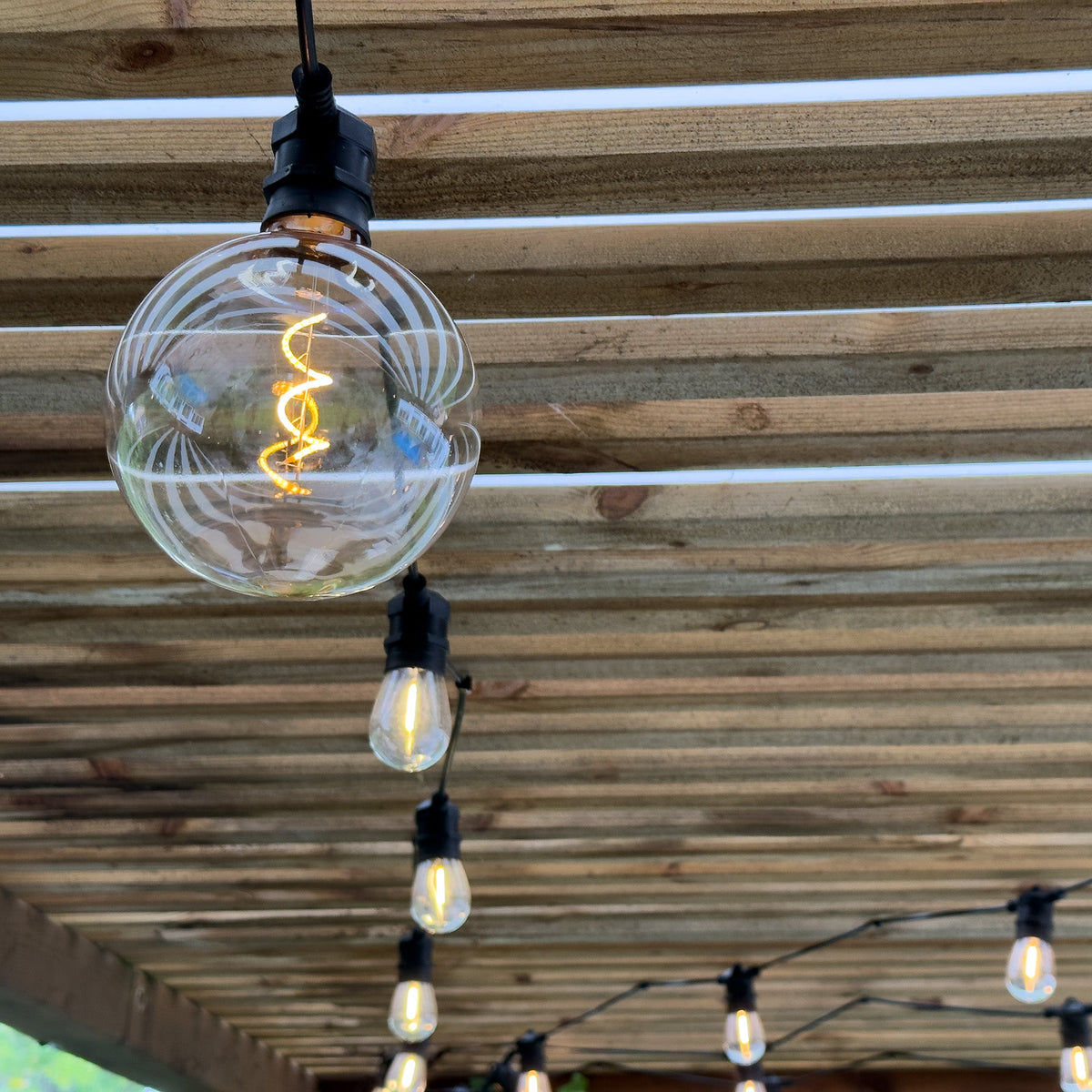 LightsOn DecoXL vädertålig ljuskälla för Gravity pendel och Cosy partyslinga