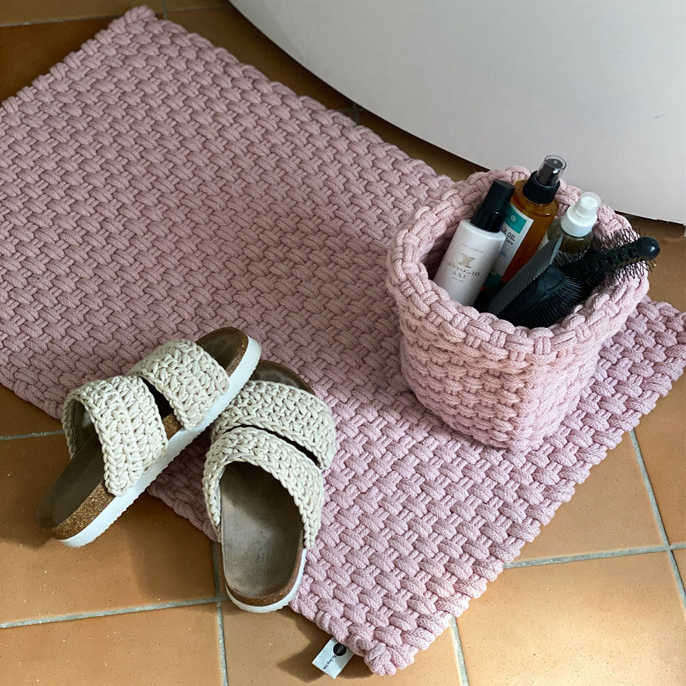 Förvaringskorg Rope Medium i färgen Dusty Pink sedd från sidan