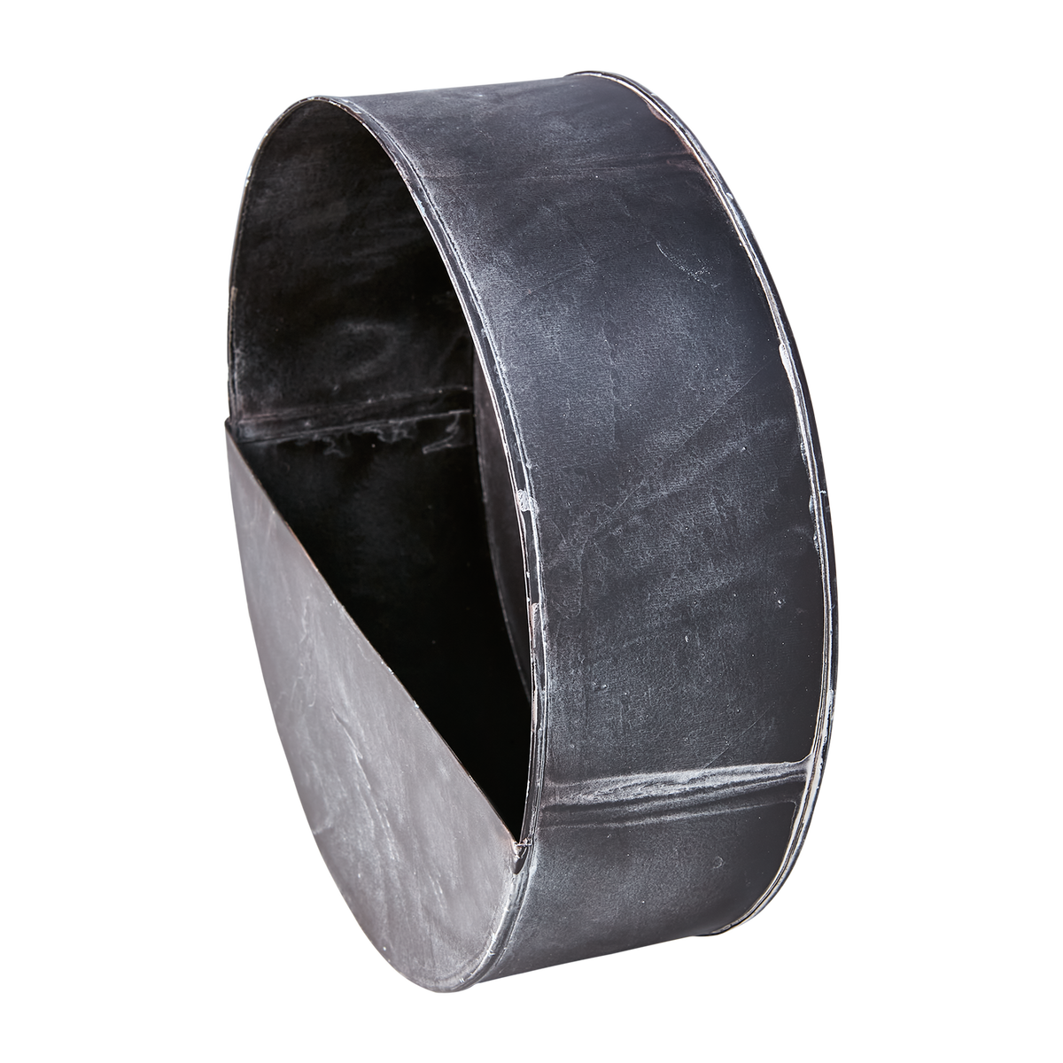 Närbild på materialet i OLIVER väggkruka i mörkgrå metall