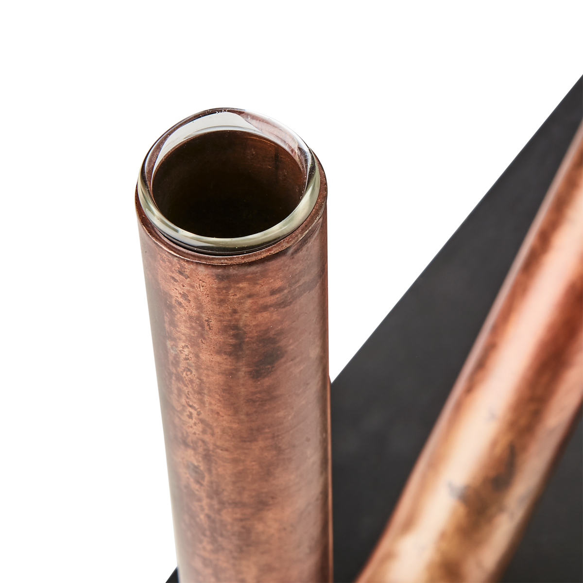 Industriell design PIPER ljusstake i koppar och svart trä