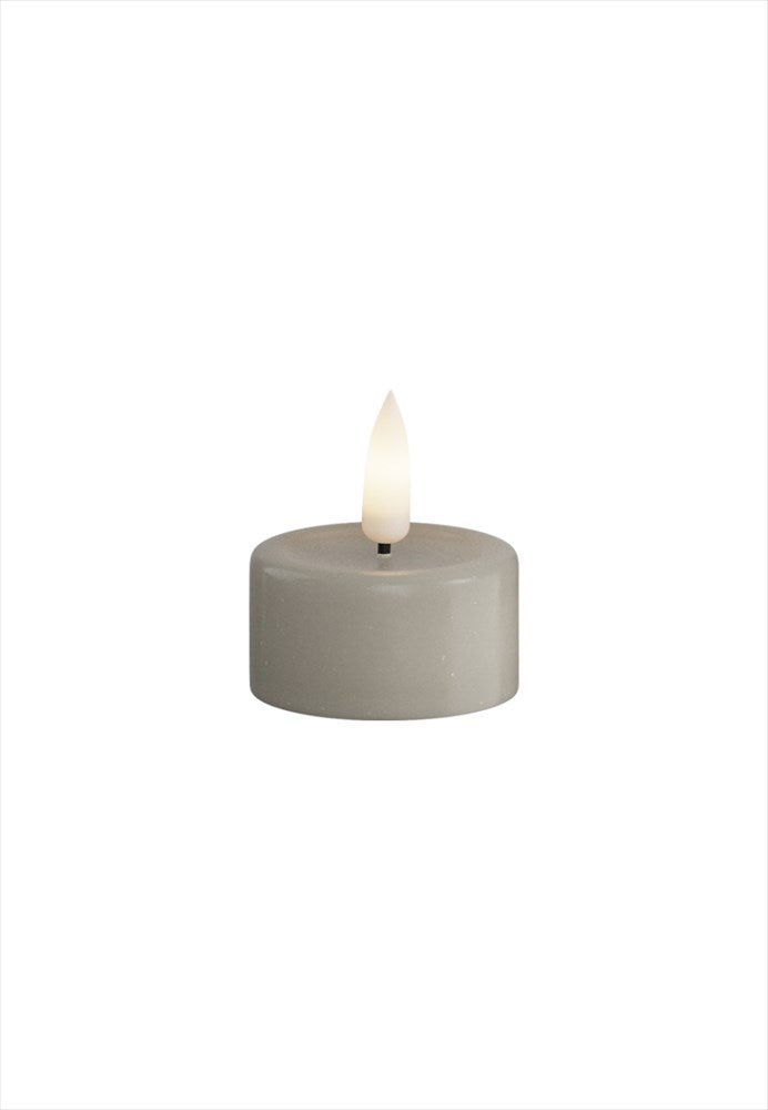 Sandfärgat LED-värmeljus med 3D Real Flame låga från Deluxe Homeart