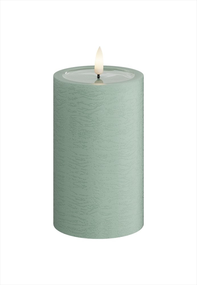 Unique LED-blockljus Sage Green med strukturerad yta och realistisk flamma