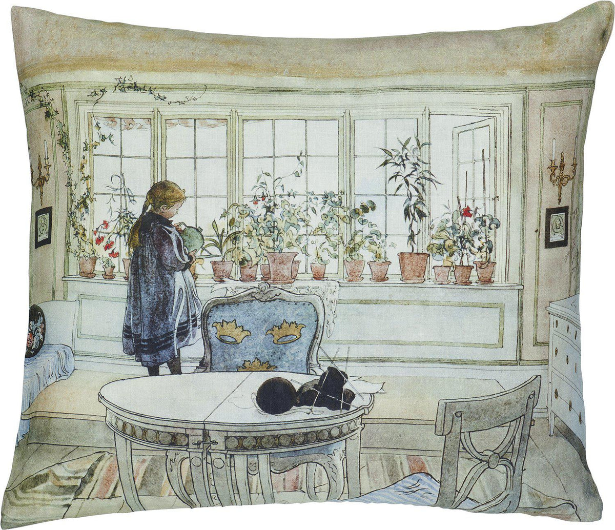 Blomster kuddfodral i linne 50x60cm med Carl Larsson motiv av en flicka som vattnar blommor