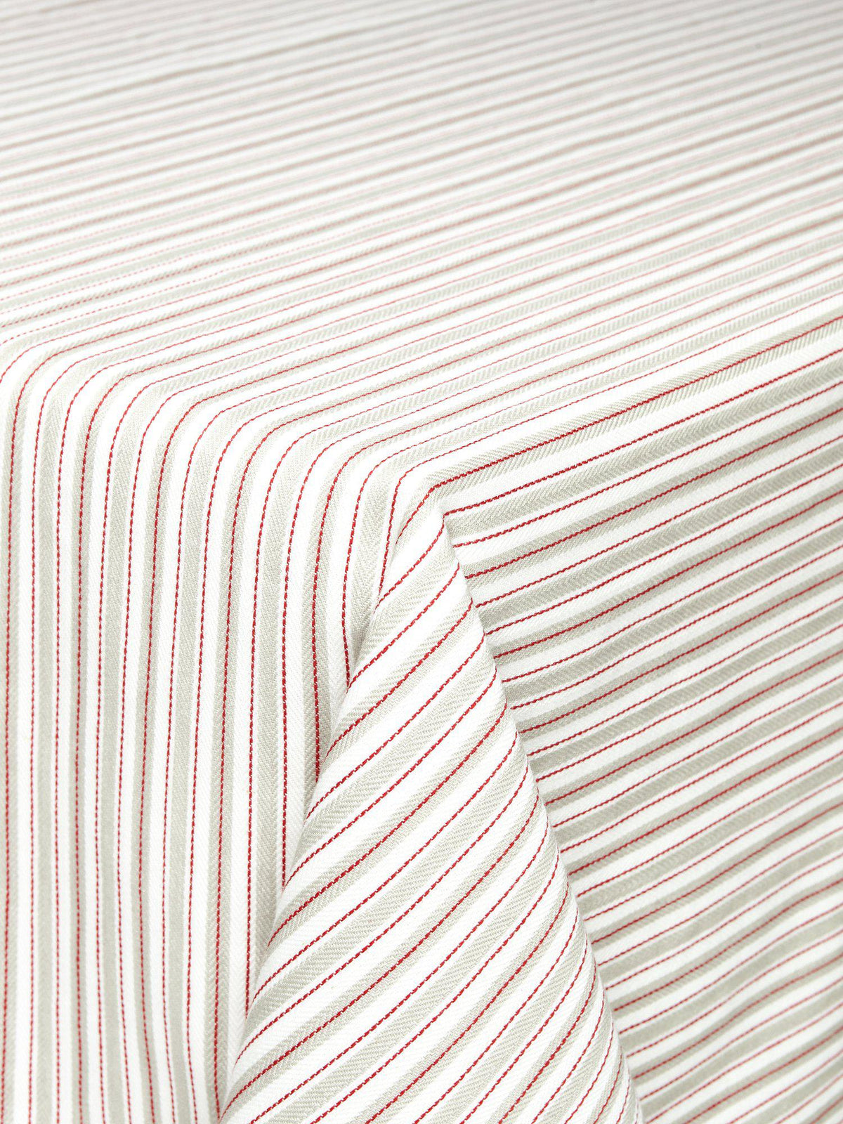 Robin duk beige 150x350 cm med garnfärgade ränder och fållade kanter
