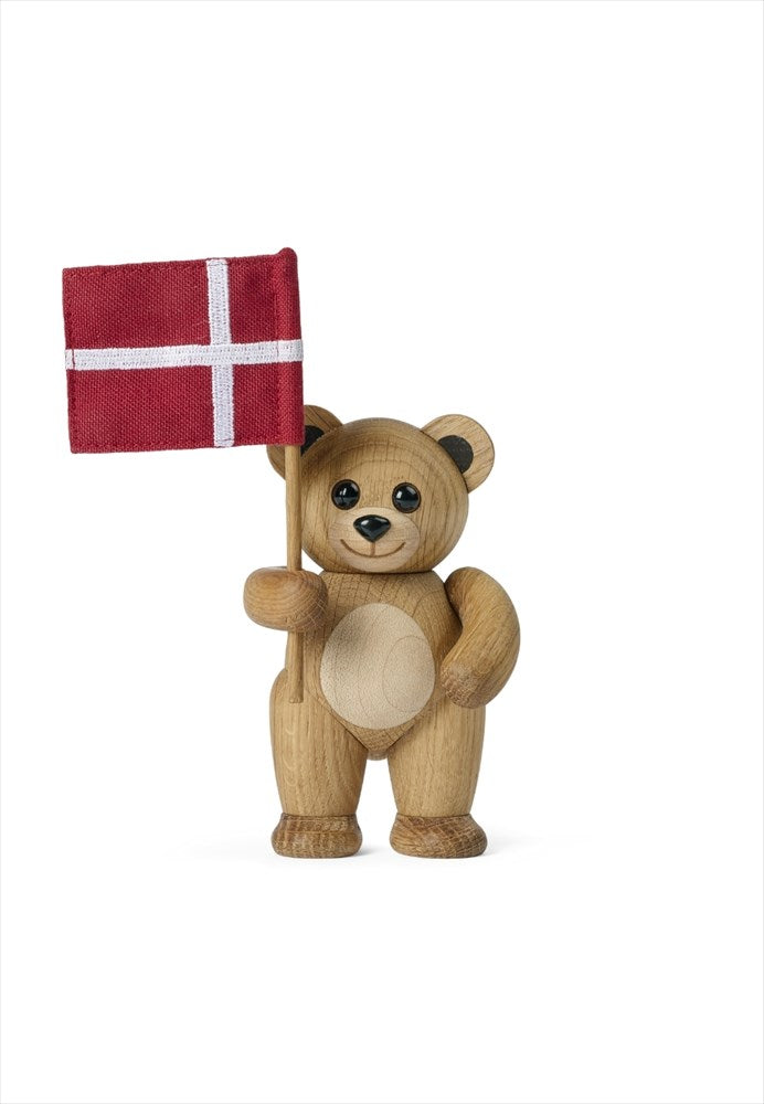 Teddybjörn Flaggie i ek med dansk flagga – handgjord trädekoration för gårdens firande