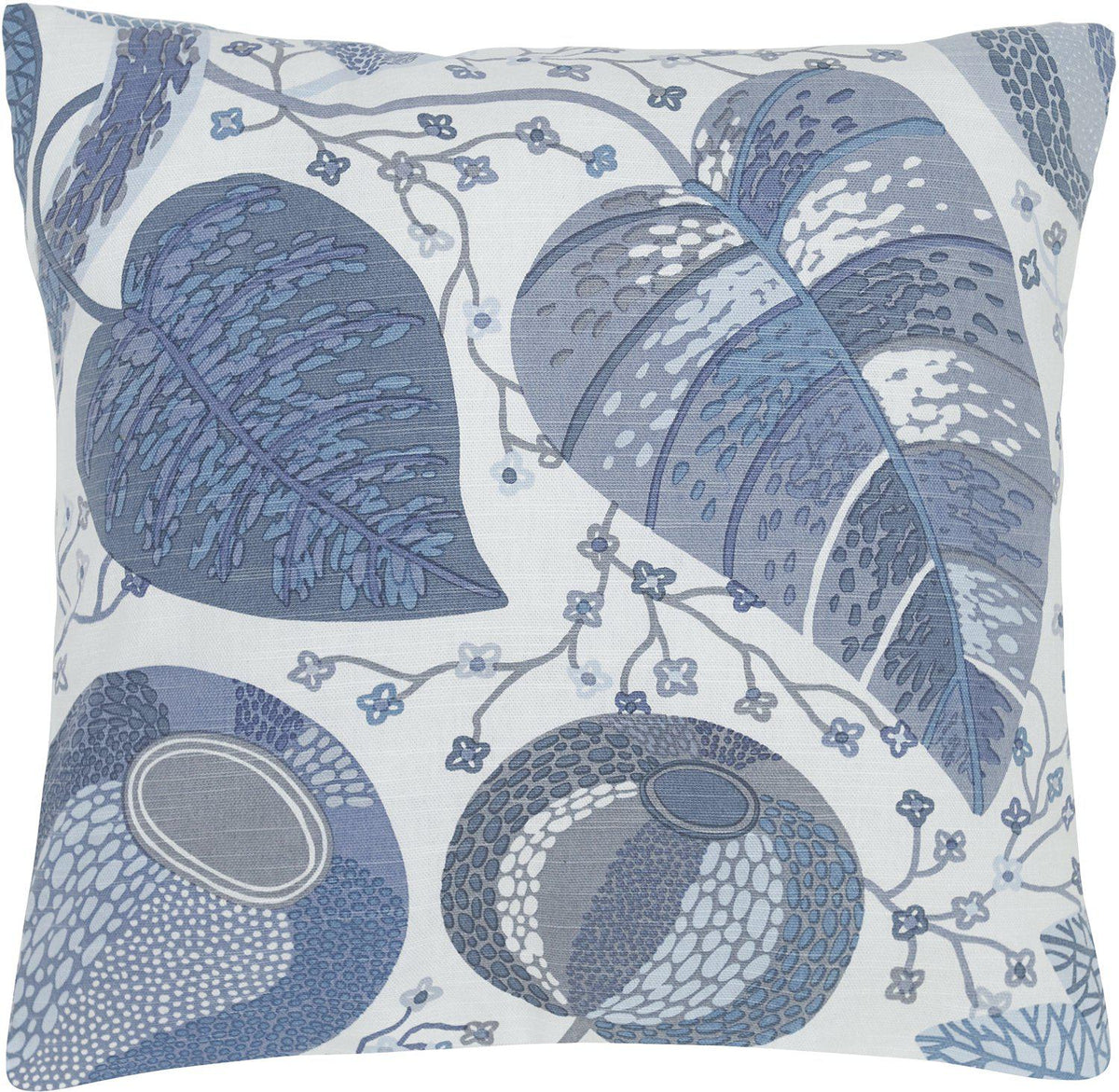 A&E Kuddfodral Denim 45x45 cm med blått bladmönster på vit bakgrund