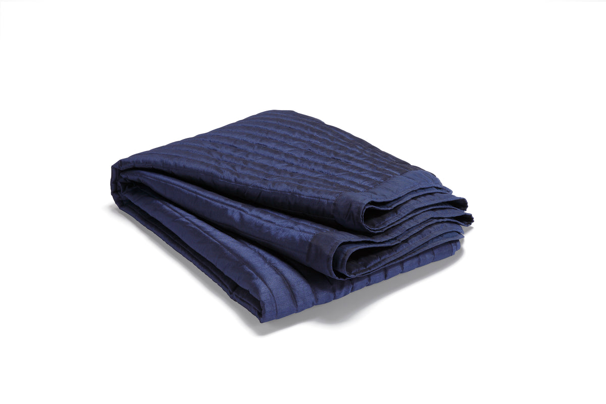 Vikt marinblått glansigt överkast Metallo Navy i silkpolyester