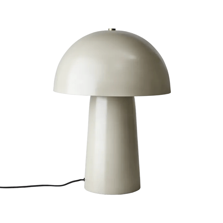Beige FUNGI bordslampa i svampmodell från Affari of Sweden mot vit bakgrund