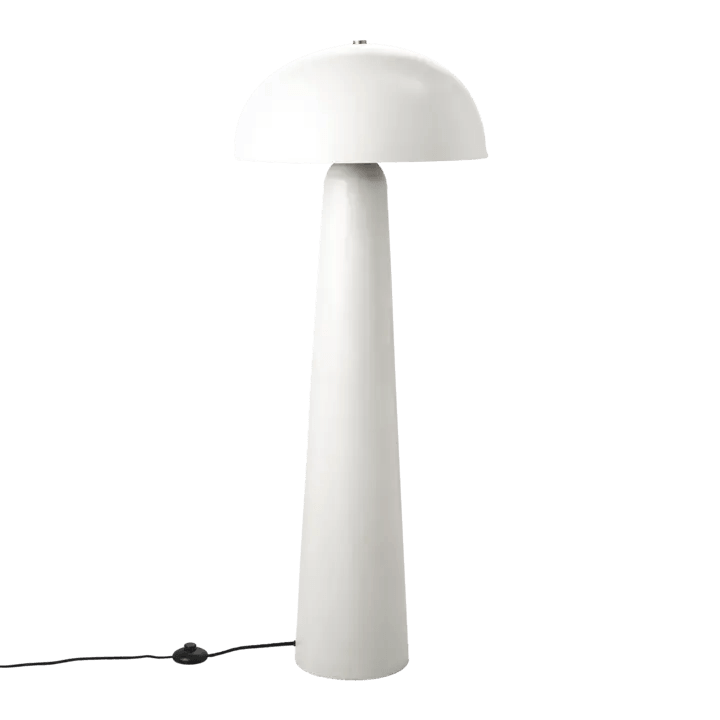 FUNGI golvlampa i vit metall med svampformad design från Affari of Sweden