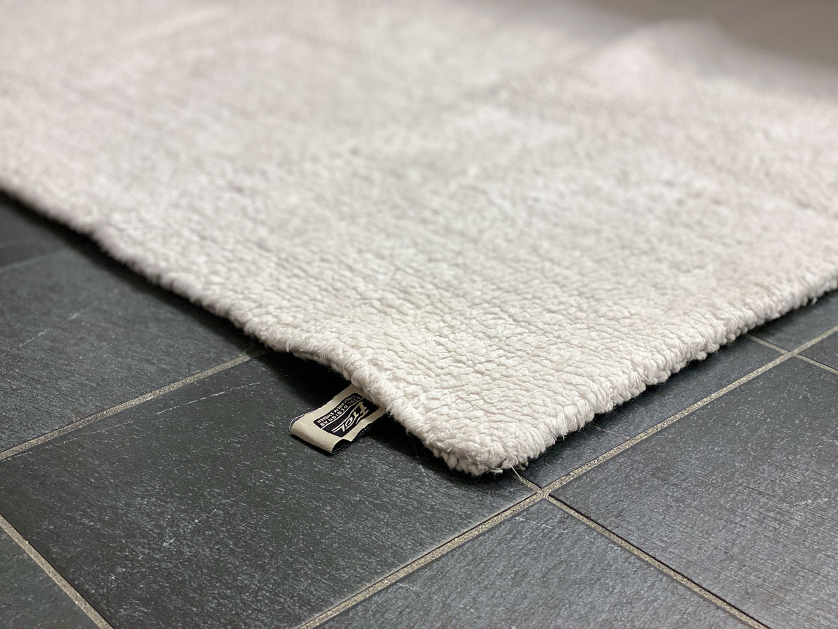 Etol Star matta 50x70 vit som visar den vändbara designen