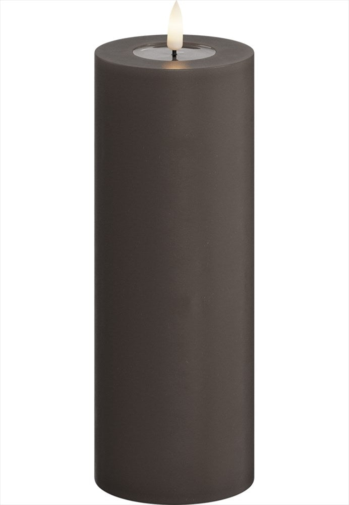 Moccafärgat LED blockljus 7,5x20 cm med verklighetstrogen Real Flame låga