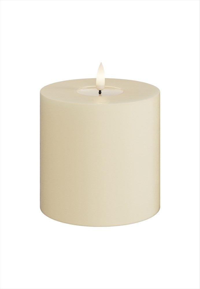 DeluxeHomeart LED-blockljus Cream 10x10 cm med realistisk Real Flame flamma
