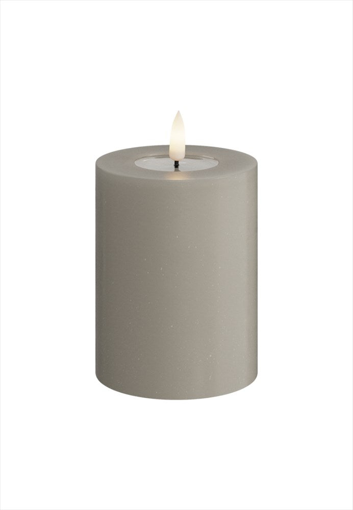 Sandfärgat LED-blockljus med 3D Real Flame och Wetlook i måtten 7,5x10 cm