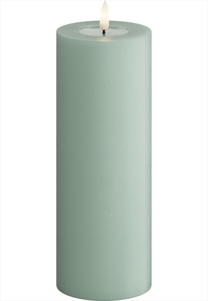 Ljusgrönt LED-blockljus Sage Green 7,5x20 cm med realistisk 3D-flamma