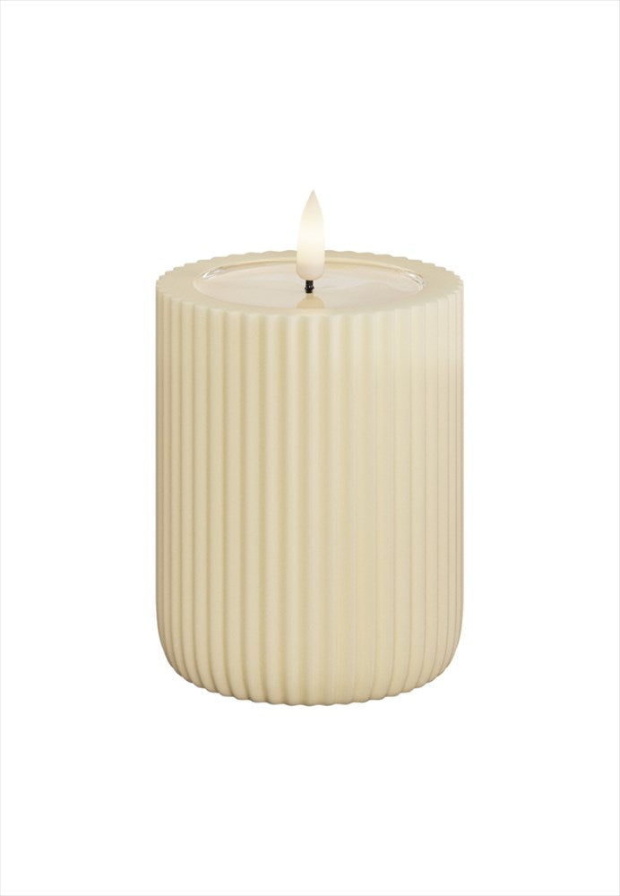 Unique LED Blockljus Stripe Cream 8x10 cm med räfflad yta och naturtrogen flamma