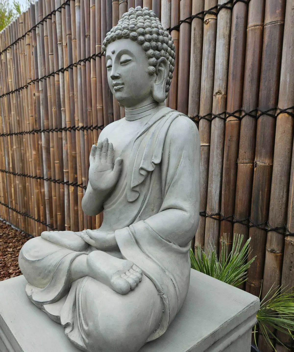 Sittande Buddha Trädgårdsstaty – 75 cm, grå - Hemboden
